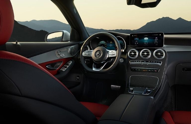 2022 MB GLC SUV driver side console