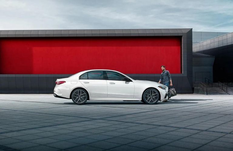 side view image of the Mercedes-Benz C 300 Sedan