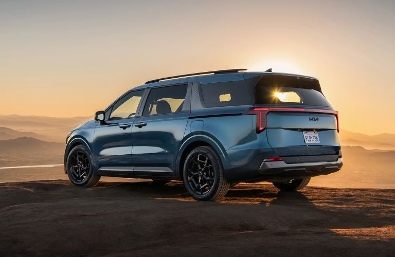 2026 Kia Carnival MPV exterior rear view