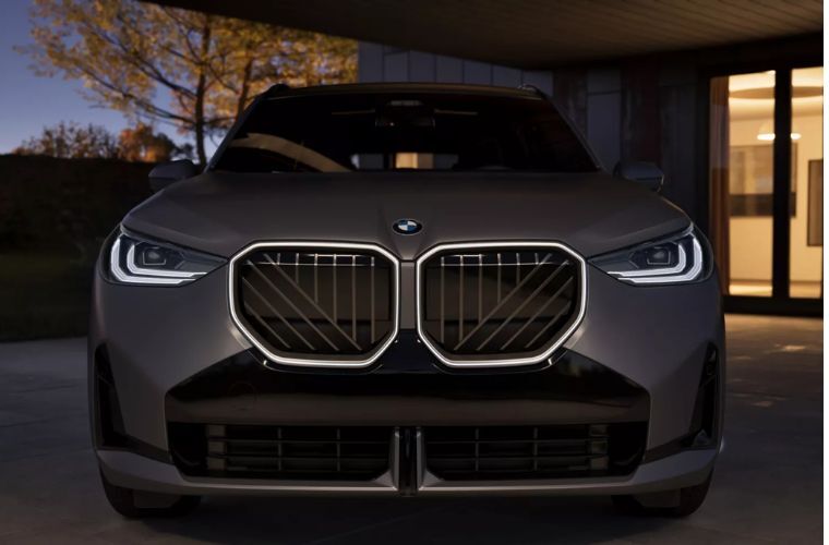 2026 BMW X3 exterior front view