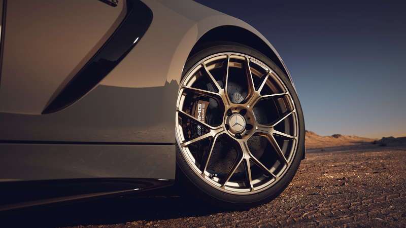 The high performance front wheel and brakes of the 2026 Mercedes-AMG® GT 43 Coupe