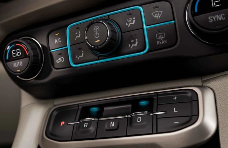 Tech panel of the 2023 GMC Acadia