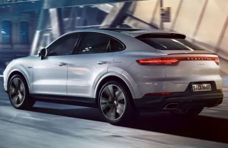 Rear view of the 2022 Porsche Cayenne