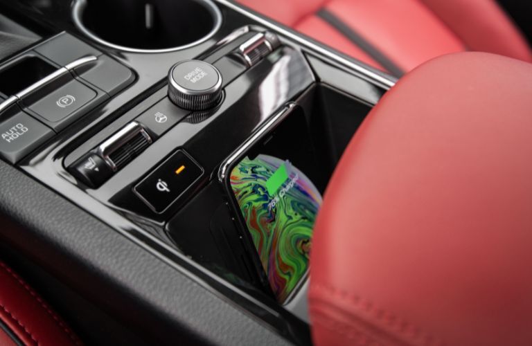 Wireless charging in the 2024 Kia K5