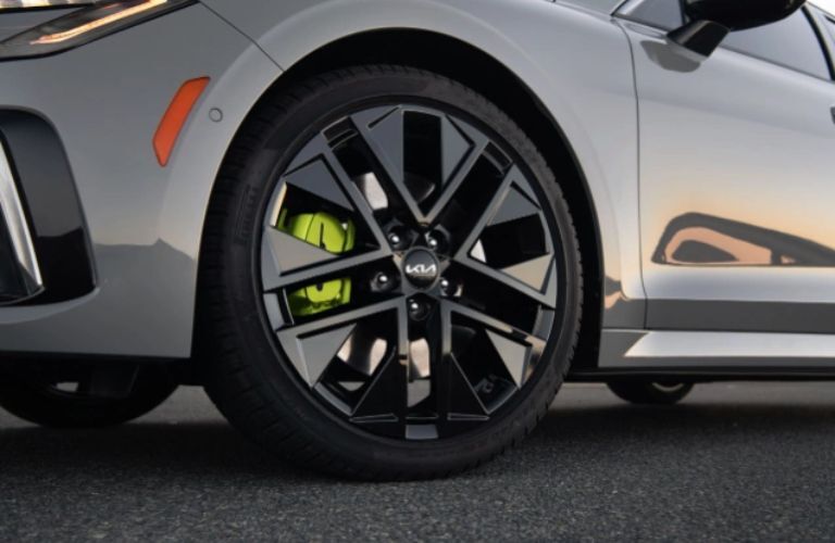 2025 Kia K5 wheel