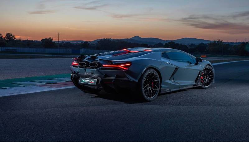 diagonal rear rend view image of the Lamborghini Revuelto