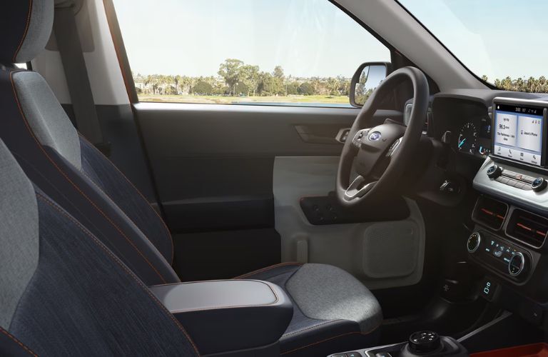 dashboard view and front-row seat in the 2025 Ford Maverick