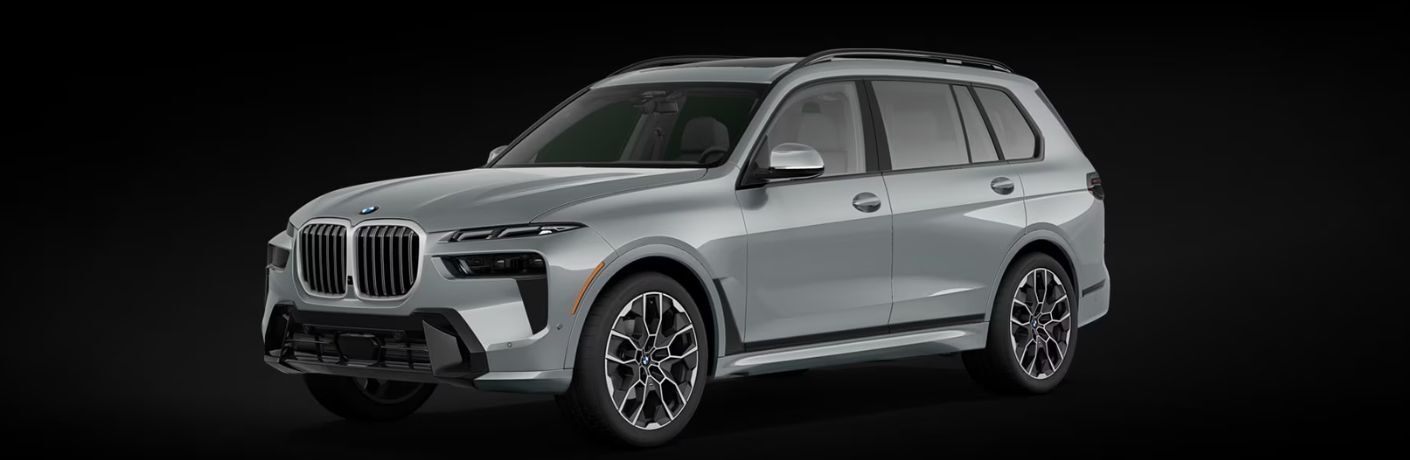 2026 BMW X7 exterior side view