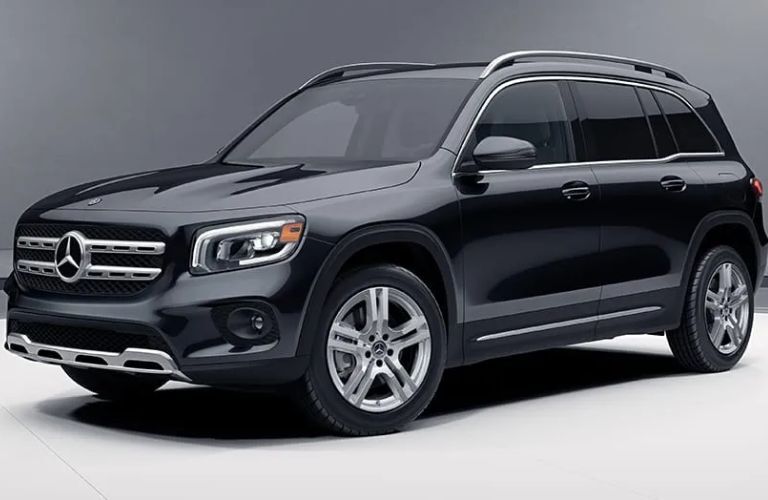 Side view of the 2023 Mercedes-Benz GLB in black