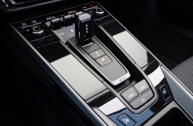 Center console of the 2019 Porsche 911 S Carrera