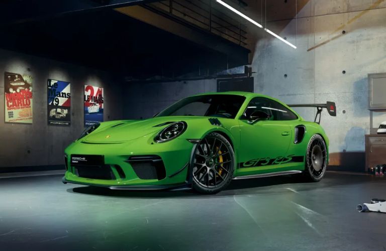 Porsche 911 GT3 RS (991.2) exterior front side view