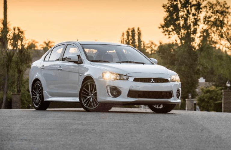 Front view of the 2017 Lancer SEL