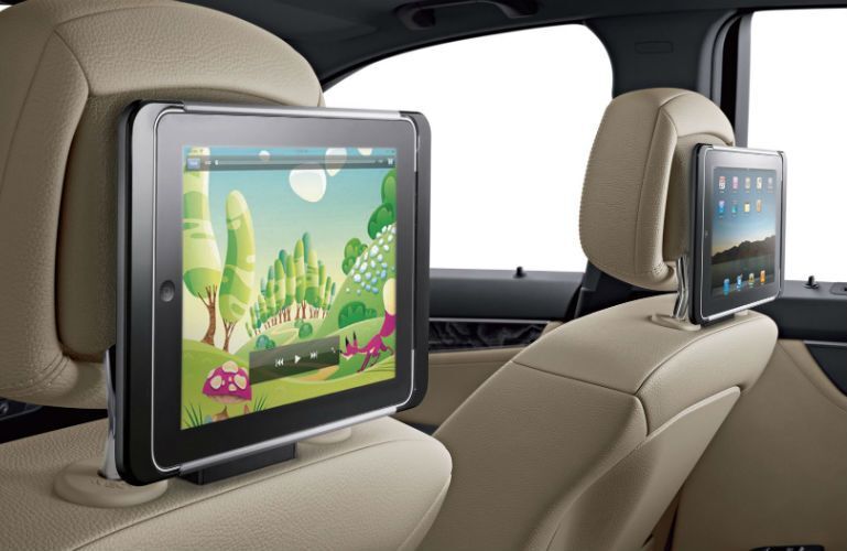 Rear-seat entertainment option