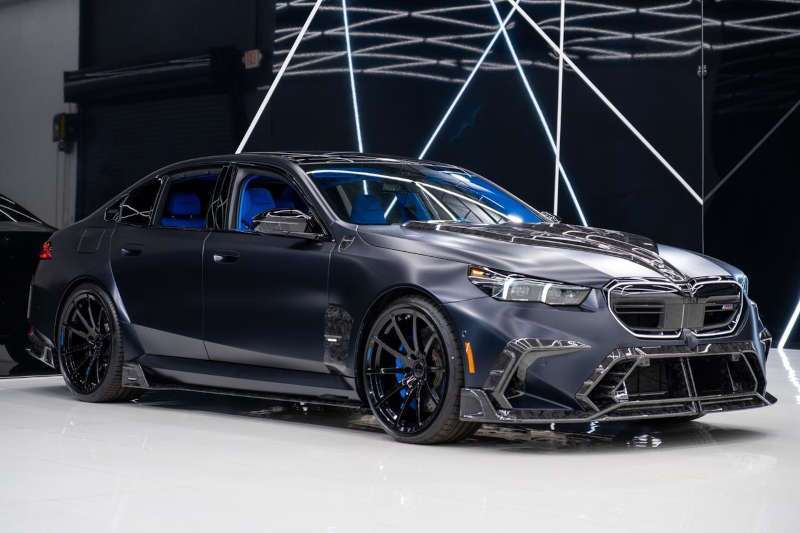 Front-quarter view of the 2025 BMW M5 MANSORY