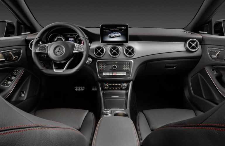 2017 Mercedes-Benz CLA250 sport steering wheel