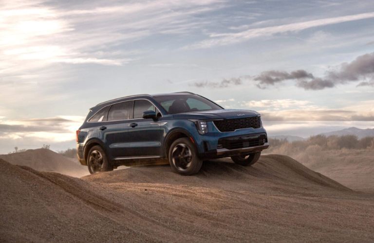 2025 Kia Sorento Hybrid in an off-road sandy terrain