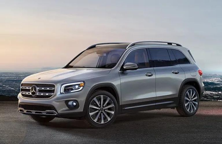 2024 MB GLB 250 SUV front and side view