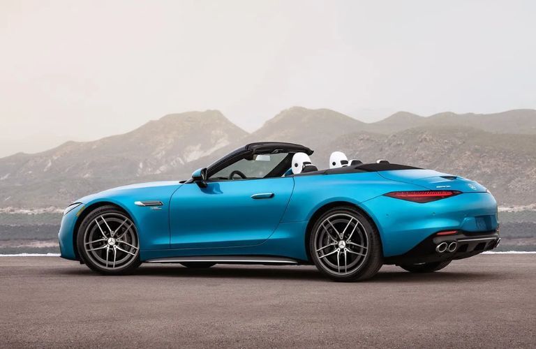 Rear three-quarter view of the 2023 Mercedes-AMG SL 43 Roadster