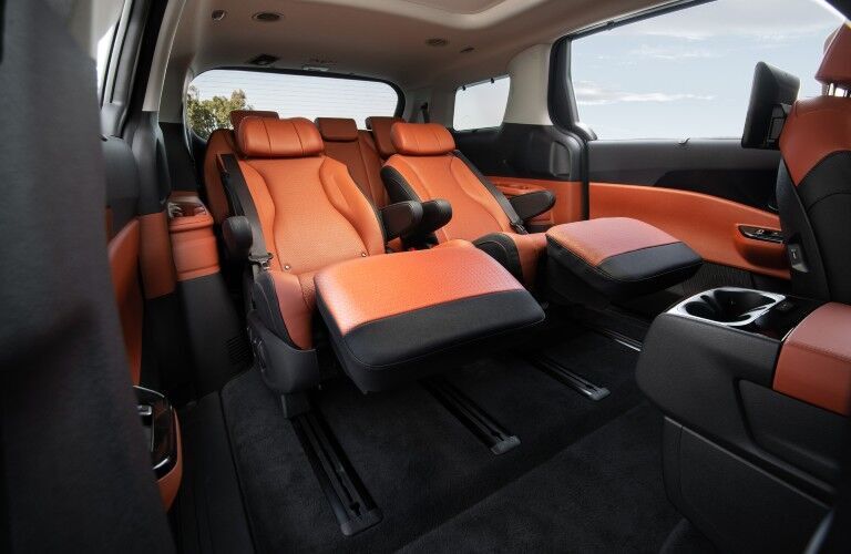 The highly adjustable second row of seats in the 2022 Kia Carnival.