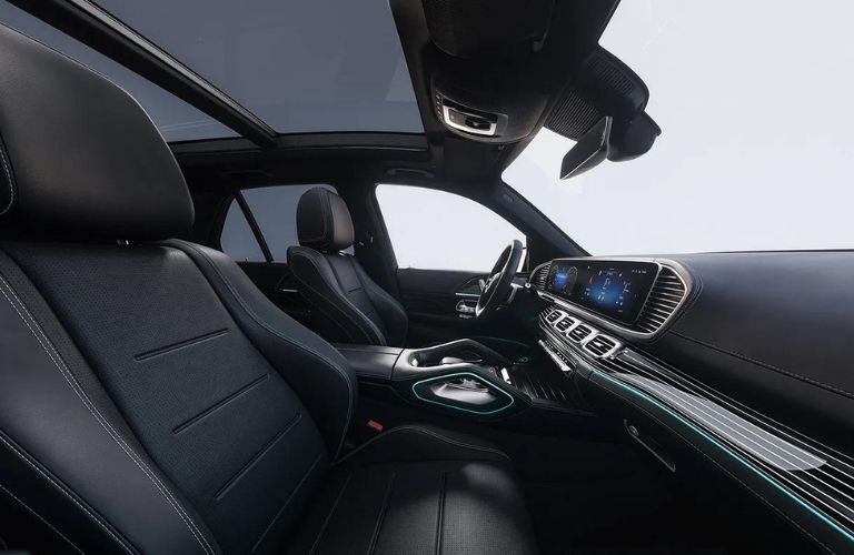 front seats and steering view of the 2024 Mercedes-Benz GLE 450 4MATIC® SUV
