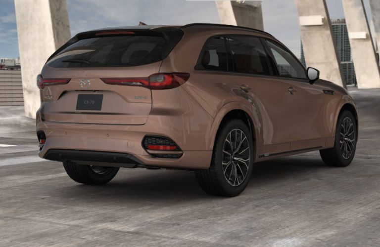 rear quarter view of the 2025 Mazda CX-70 3.3 Turbo S Premium Plus