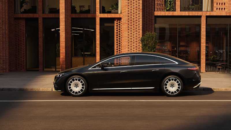 A side exterior view of the 2027 EQS Sedan