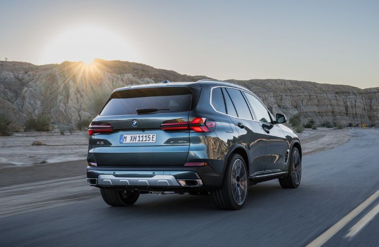 Rear three-quarter view of the 2024 BMW X5