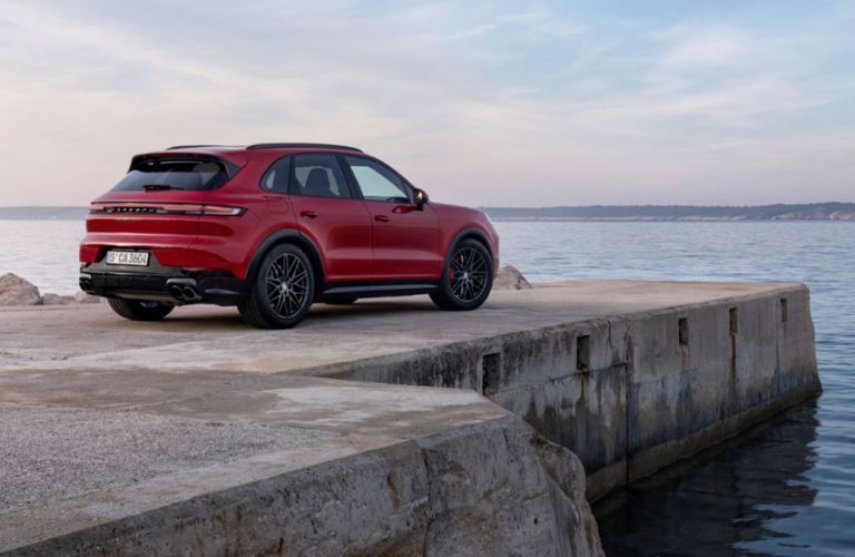 rear quarter view of the 2025 Cayenne GTS