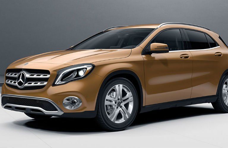 2018 Mercedes-Benz GLA in cayon beige