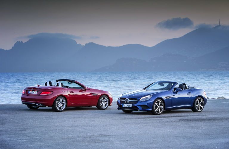 Mercedes-Benz Roadster blue and red