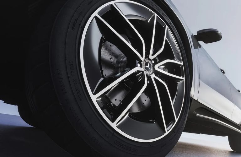View of the 2024 Mercedes-Benz GLE SUVs alloy wheel