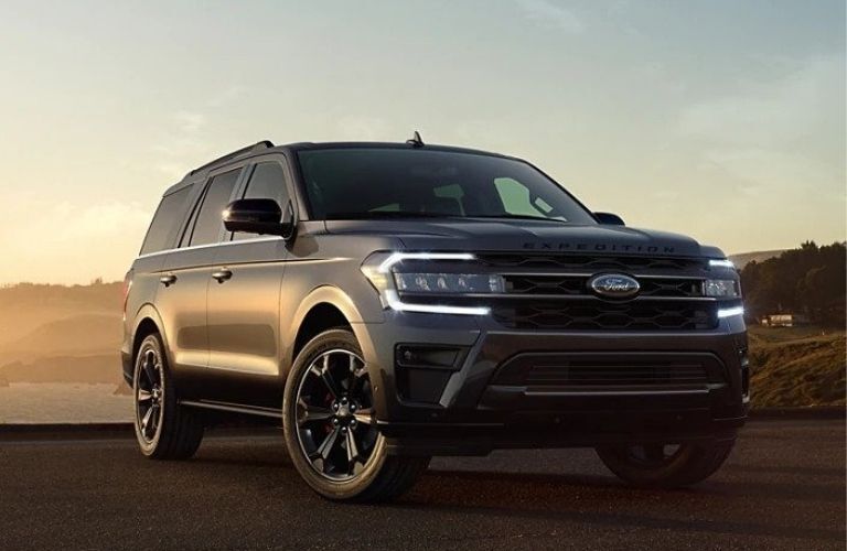 A used 2022 Ford Expedition exterior front view
