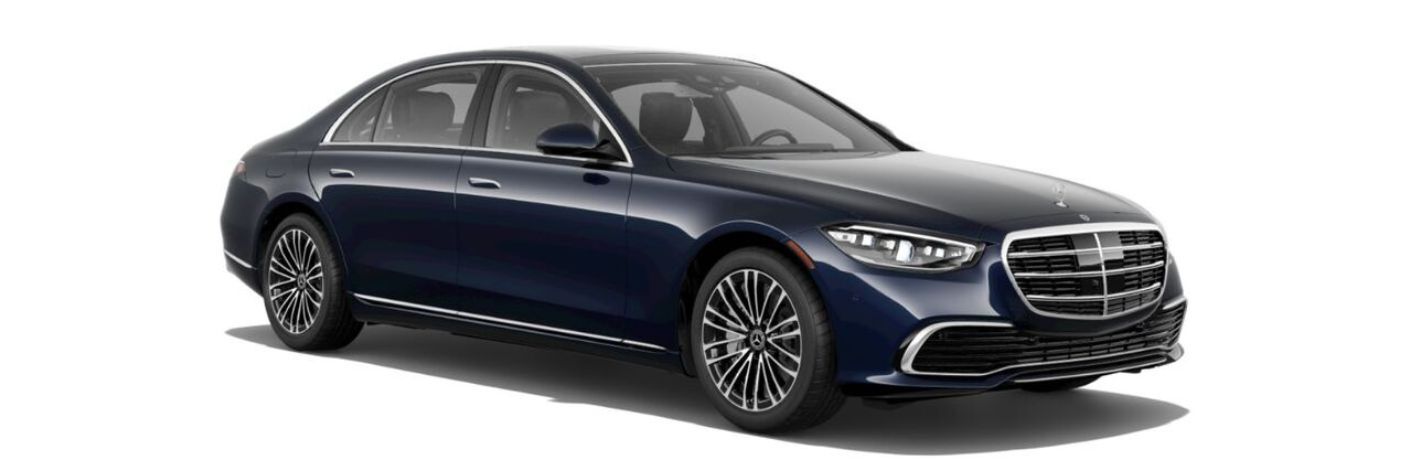 Front-quarter view of the 2024 Mercedes-Benz S-Class 580e 4MATIC Black