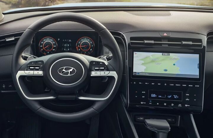 Steering wheel and cabin view of the 2023 Hyundai Santa Cruz
