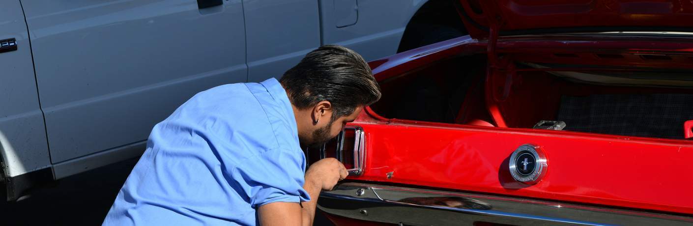 How to Replace a Tail Light