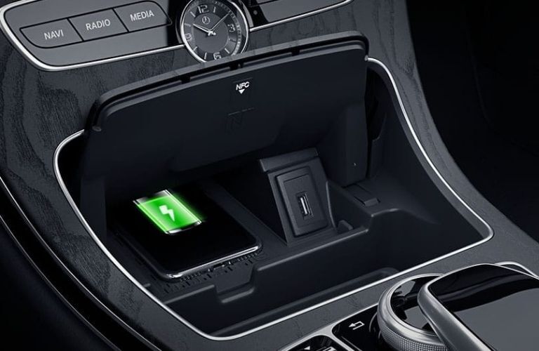 2021 Mercedes-Benz C 300 Cabriolet center console