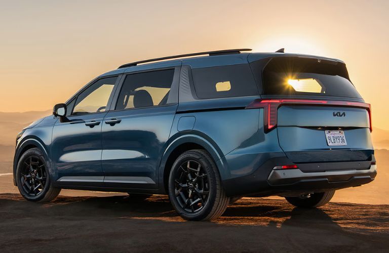 2026 Kia Carnival side and back view