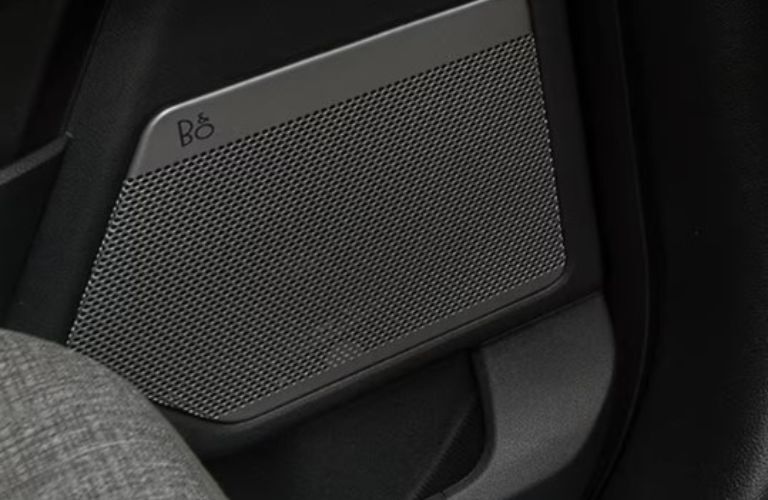 2025 Ford F-150 Lariat speaker close up