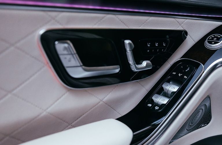 Leather trimmed door of the 2022 Mercedes-Benz S 580 4MATIC Sedan