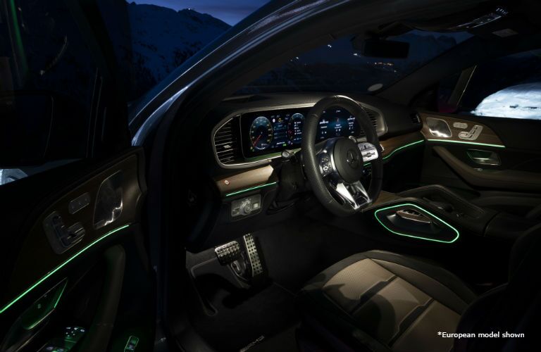 2021 MB AMG GLE interior front cabin steering wheel dark cabin ambient lighting