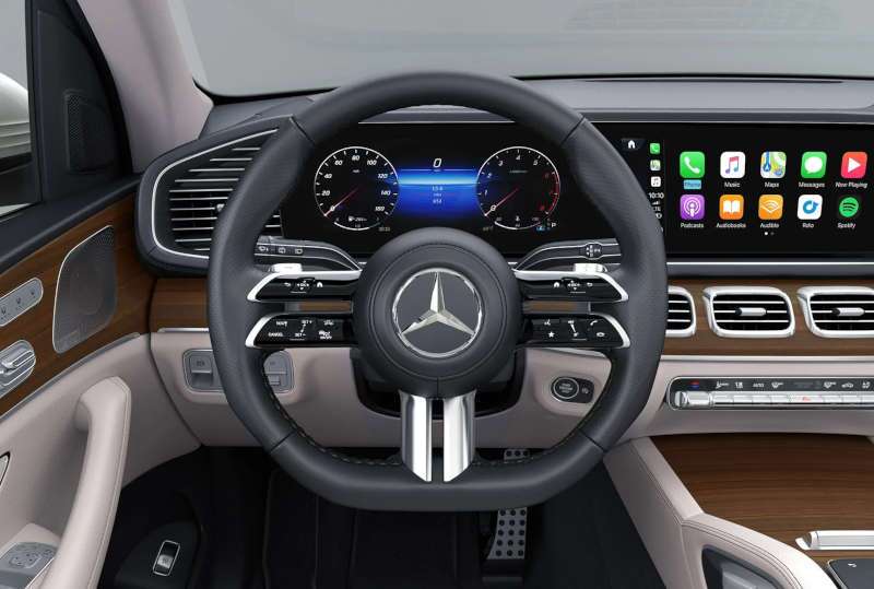 The controls and displays in the 2026 Mercedes-Benz GLS 580 4MATIC® SUV