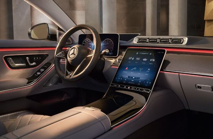 Used Mercedes-Benz S-Class cabin view