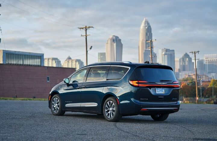 2024 Chrysler Pacifica rear view