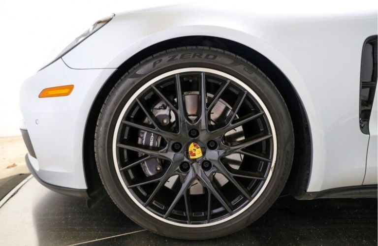 2018 Porsche Panamera wheel