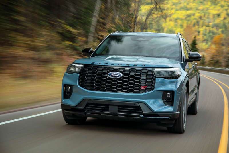 Front-quarter view of the 2024 Ford Explorer ST.
