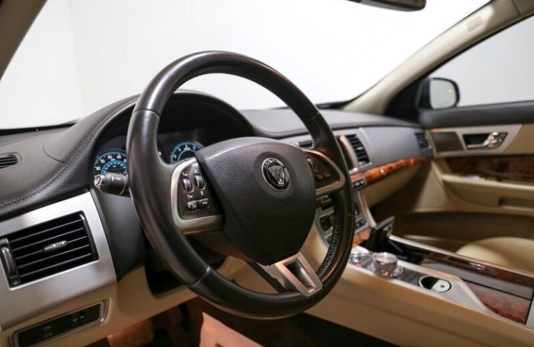 2015 Jaguar XF dashboard