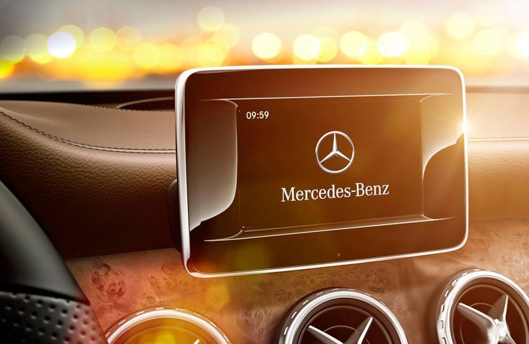 2016 Mercedes-Benz GLA-Class 7-inch Display