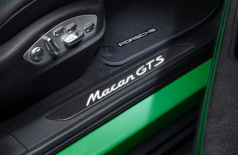 2024 Porsche Macan GTS badge