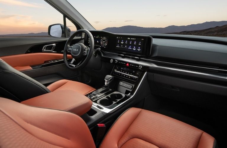 2021 Kia Carnival front seats