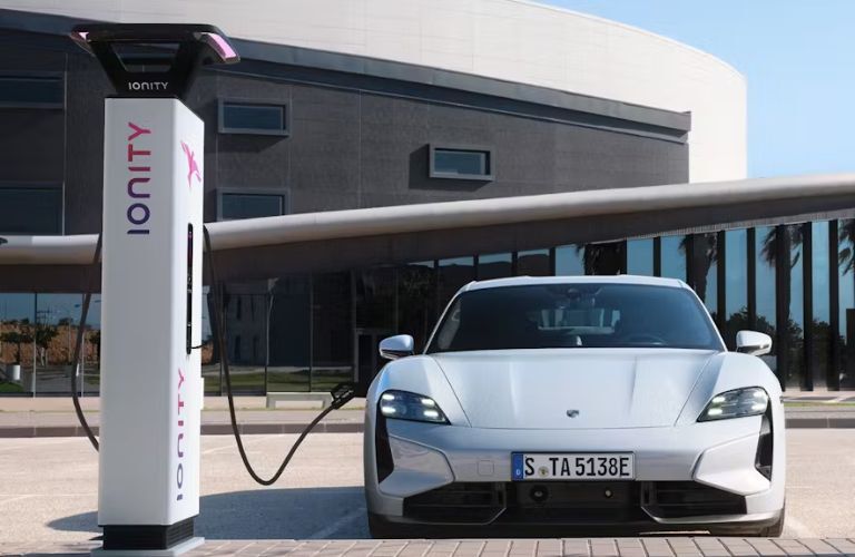 2025 Porsche taycan Cross Turismo charging